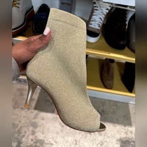 Sz 5 NIB $215 Allegra James Elegant Gold Peep-Toe Ankle Boots
